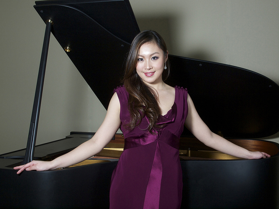 Minnie Ho. Classical pianist.
